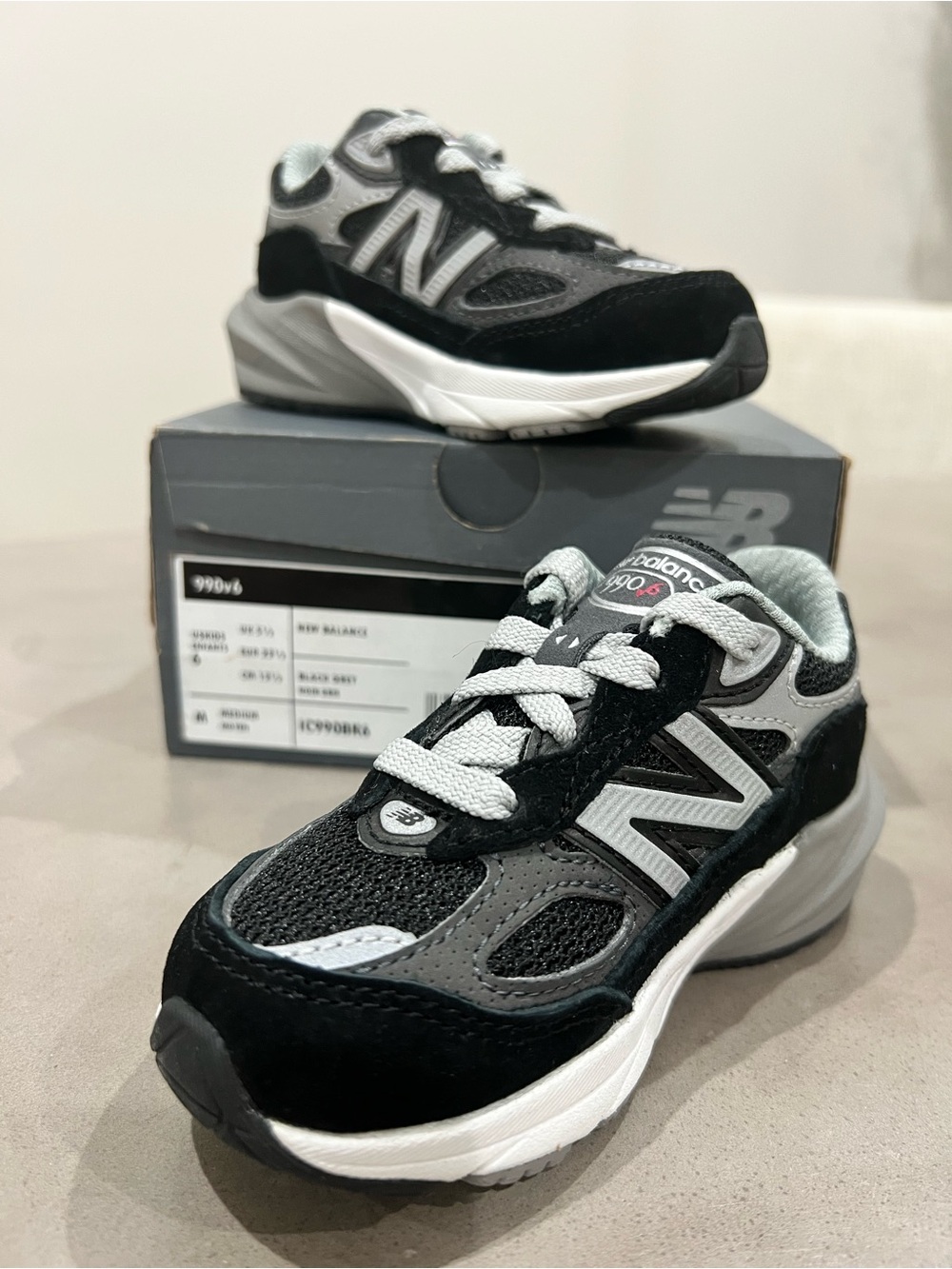 New Balance Kids' 990v6 Athletic Sneakers - Black/Grey - toddler size 6